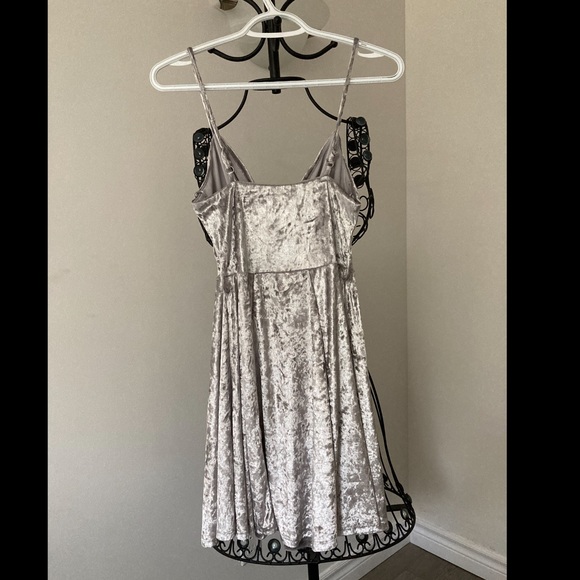 Robe de suede argent - Picture 2 of 3